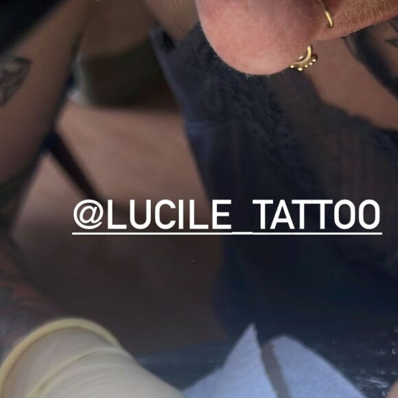 Louane s'est fait faire un nouveau tatouage