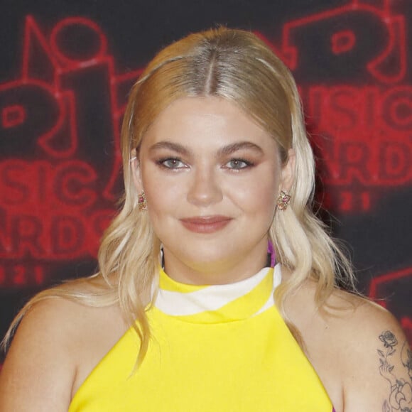 Louane Emera lors de la 23ème édition des NRJ Music Awards 2021 au Palais des Festivals de Cannes, le 20 novembre 2021. © Christophe Aubert via Bestimage 