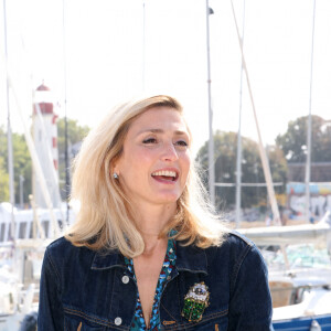 Julie Gayet du téléfilm "La dernière partie" - Photocall lors du Festival de la Fiction de La Rochelle. Le 16 septembre 2021 © Jean-Marc Lhomer / Bestimage