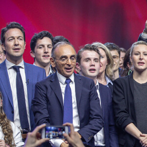 Guillaume Peltier, Eric Zemmour, Stanislas Rigault, président de génération Z, Marion Marechal (enceinte), Philippe de Villiers lors du dernier meeting du candidat à l'élection présidentielle Eric.Zemmour avec le premier tour à Paris le 7 avril 2022