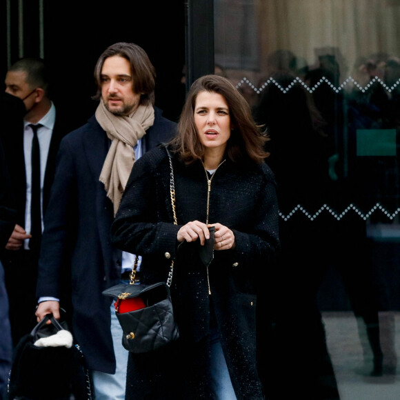 Charlotte Casiraghi et son mari Dimitri Rassam à la sortie du défilé Chanel Haute-Couture 2022 au Grand Palais Ephémèr de Paris, le 25 janvier 2022. © Veeren-Clovis/Bestimage