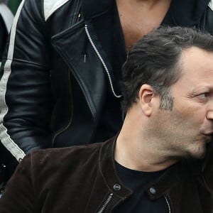 Arthur (Jacques Essebag) et sa compagne Mareva Galanter dans les tribunes de la finale homme des internationaux de France de Roland Garros à Paris le 5 juin 2016. © Moreau-Jacovides / Bestimage