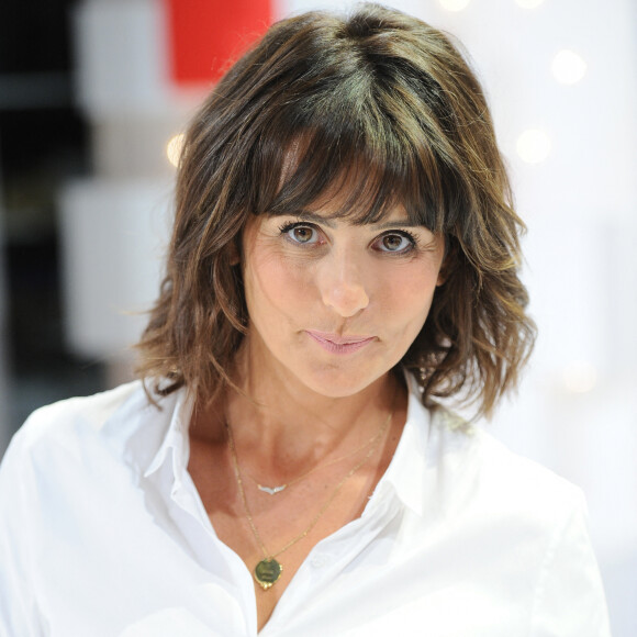 Exclusif - Faustine Bollaert - Enregistrement de l'émission "Vivement Dimanche prochain" au studio Gabriel à Paris, présentée par Michel Drucker et diffusée le 22 septembre 2019 sur France 2. Le 11 septembre 2019 © Guillaume Gaffiot / Bestimage