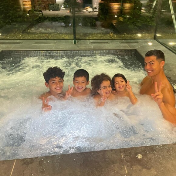 Georgina Rodriguez et Cristiano Ronaldo en famille sur Instagram