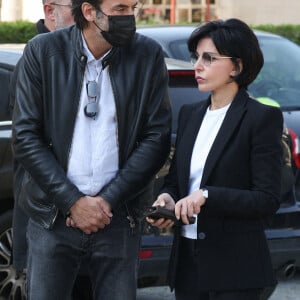 Anthony Delon, Rachida Dati - Obsèques de la chanteuse Régine au Crematorium du cimetière du Père-Lachaise à Paris. Le 9 mai 2022