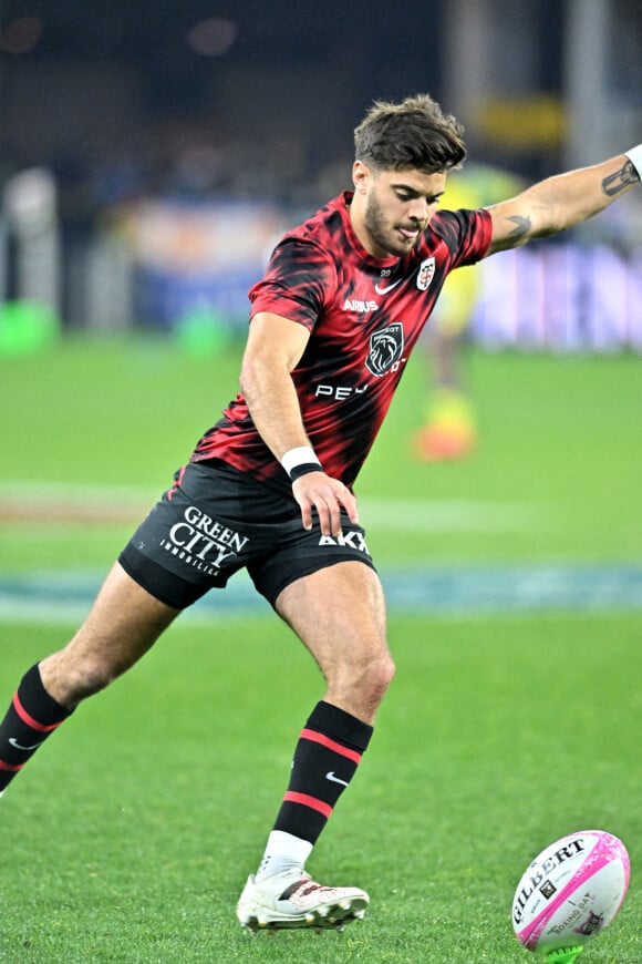 Romain Ntamack (toulouse) lor de match de rugby Top 14 opposant ASM Clermont Ferrand au Stade Toulousain à Clermont-Ferrand, France, le 1er Janvier 2022. ASM Clermont Ferrand a gagné 16-13. © Frédéric Chambert/Panoramic/Bestimage