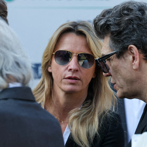 Sarah Lavoine (Poniatowski) et Marc Lavoine - Obsèques de la chanteuse Régine au Crematorium du cimetière du Père-Lachaise à Paris. Le 9 mai 2022 © Jacovides-Moreau / Bestimage