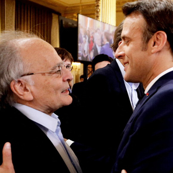 Guillaume Gallienne, Jean-Michel Macron et son fils Emmanuel Macron - Cérémonie d'investiture du président de la République au Palais de l'Elysée à Paris le 7 Mai 2022, suite à sa réélection le 24 avril dernier