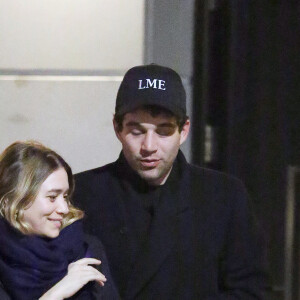 Exclusif - Ashley Olsen et son compagnon Louis Eisner lors d'une sortie nocturne à New York le 13 janvier 2019.