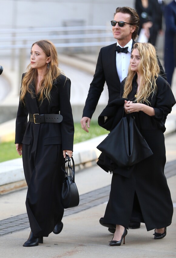 Mary-Kate et Ashley Olsen arrivent aux CFDA Awards 2018 au Brooklyn Museum à New York, le 4 juin 2018.