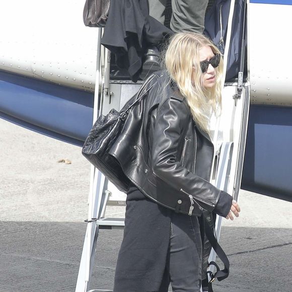 Ashley Olsen - Ashley et Mary-Kate Olsen quittent Saint-Barthélemy après avoir passé quelques jours de vacances à Saint-Barthélemy le 8 janvier 2017