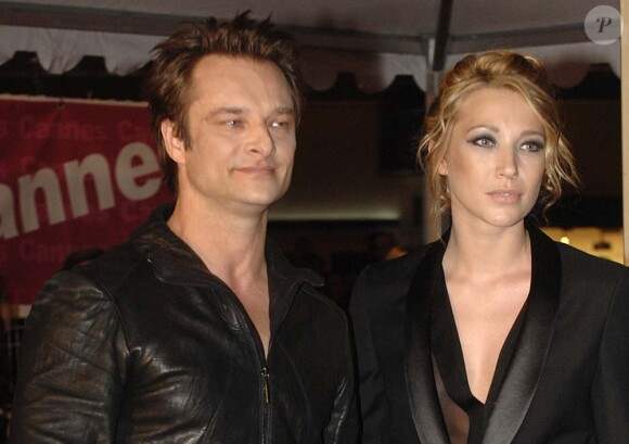 David Hallyday et Laura Smet sur les marches de Cannes, pour les NRJ Music Awards, le 23 janvier 2010 !