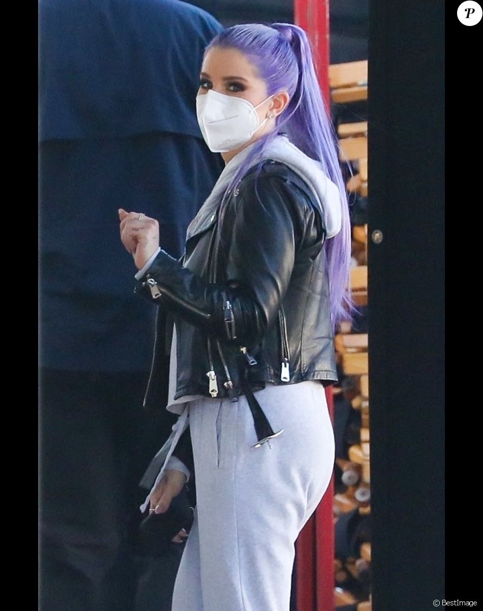 Kelly Osbourne - Kelly Osbourne rejoint Adam Lambert et Stephen Boss sur un plateau à Hollywood le 15 janvier 2021.