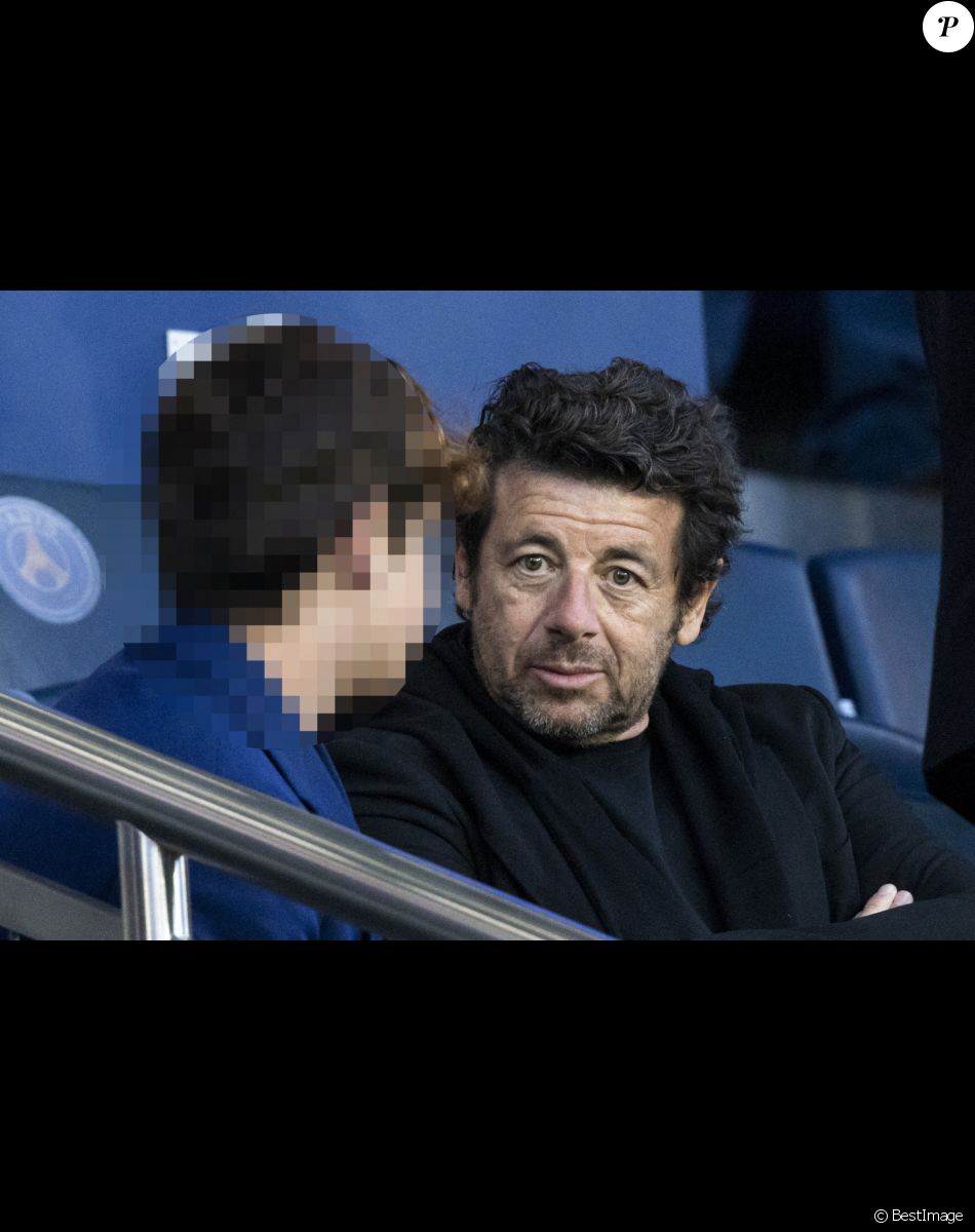 Patrick Bruel dans les tribunes lors du match de Ligue 1 "PSG - OM (2-1)" au Parc des Princes, le 17 avril 2022. © Agence/Bestimage