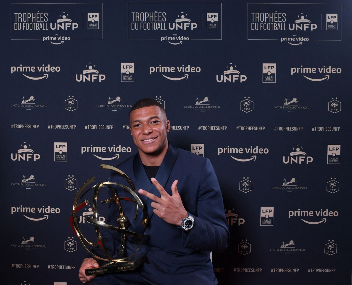 Photo Kylian Mbappé élu Meilleur Joueur De La Saison Psg Cérémonie Des Trophées Unfp 7076