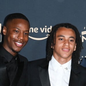 Kylian Mbappé avec son frère Ethan Mbappe et son père Wilfrid Mbappé - Photocall de la cérémonie des Trophées UNFP 2022 au Pavillon Gabriel à Paris le 15 mai 2022. © Coadic Guirec/Bestimage