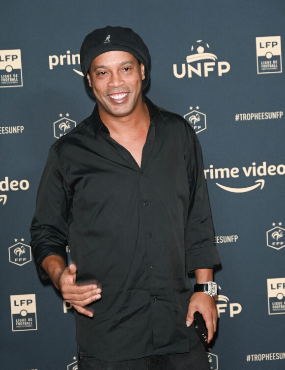 Ronaldinho - Photocall de la cérémonie des Trophées UNFP 2022 au Pavillon Gabriel à Paris le 15 mai 2022. © Coadic Guirec/Bestimage