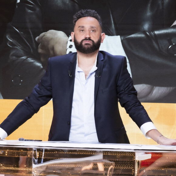 Exclusif - Cyril Hanouna sur le plateau de l'émission Touche pas à mon poste (TPMP) diffusée en direct sur C8 le 21 mars 2022. © Jack Tribeca / Bestimage 