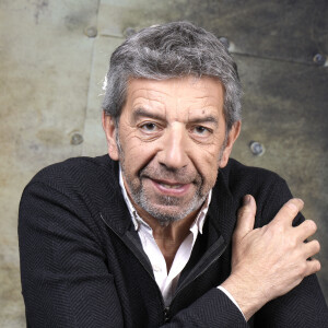 Portrait de Michel Cymès lors de l'émission "Chez Jordan" à Paris le 8 avril 2022. © Cédric Perrin / Besetimage