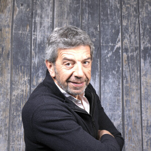 Portrait de Michel Cymès lors de l'émission "Chez Jordan" à Paris le 8 avril 2022. © Cédric Perrin / Besetimage