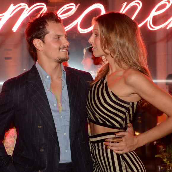 Exclusif - Juan Arbelaez et sa compagne Laury Thilleman (Miss France) Soirée Lancôme pour célébrer la nouvelle communication du parfum Iconique "La Vie est Belle" à l'hôtel Mona Bismarck à Paris. © Rachid Bellak / Bestimage