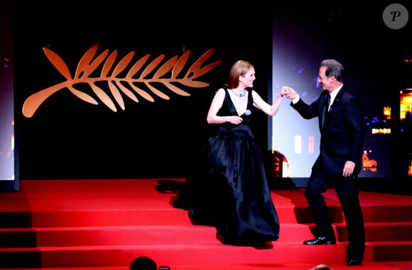 Julianne Moore, Vincent Lindon (Président du jury) - Cérémonie d'ouverture du 75ème Festival International du Film de Cannes. Le 17 mai 2022 © Borde-Jacovides-Moreau / Bestimage 
