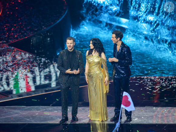 Alessandro Catelan, Laura Pausini et Mika - L'Ukraine remporte le concours de chanson Eurovision 2022 au Pala Olimpico de Turin, Italie, le 14 mai 2022. © Nderim Kaceli/LPS/Zuma Press/Bestimage 