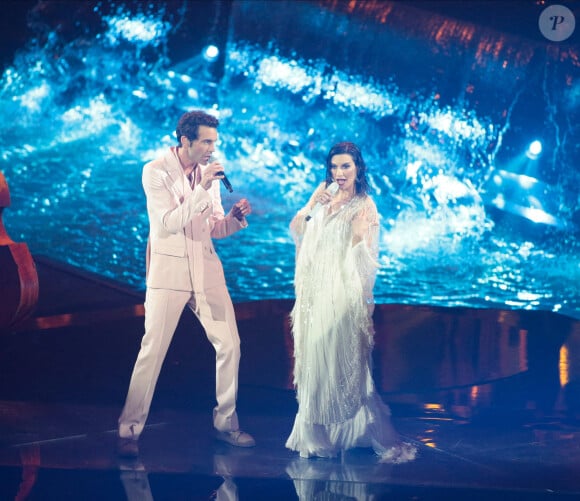 Mika et Laura Pausini se sont produits lors du concours de chanson Eurovision 2022 pour la deuxième demi-finale au Pala Olimpico à Turin, Italie, le 12 mai 2022 . © Nderim Kaceli/LPS/Panoramic/Bestimage 
