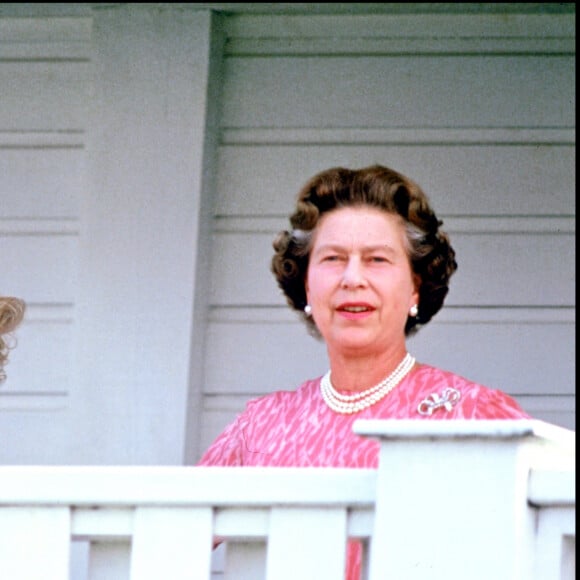 La princesse Diana et la reine Elizabeth II assistent à Windsor à un match de polo en juillet 1984