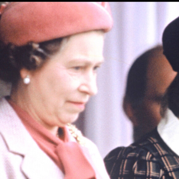 La reine Elizabeth II, la princesse Diana et le prince Charles en 1982