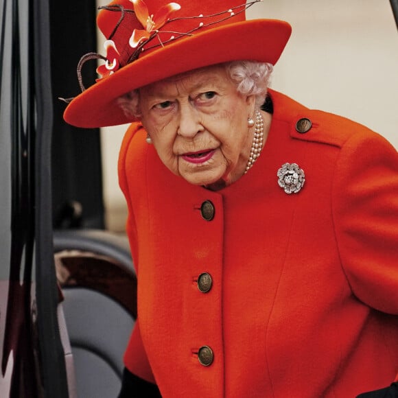 La reine Elisabeth II d'Angleterre au lancement du Queen's Baton, relais des Jeux du Commonwealth 2022, au palais de Buckingham à Londres, Royaume Uni, le 7, 2021. Le relais du bâton de la Reine de Birmingham 2022 visitera les 72 nations et territoires du Commonwealth pendant 294 jours et couvrira environ 90 000 milles. 