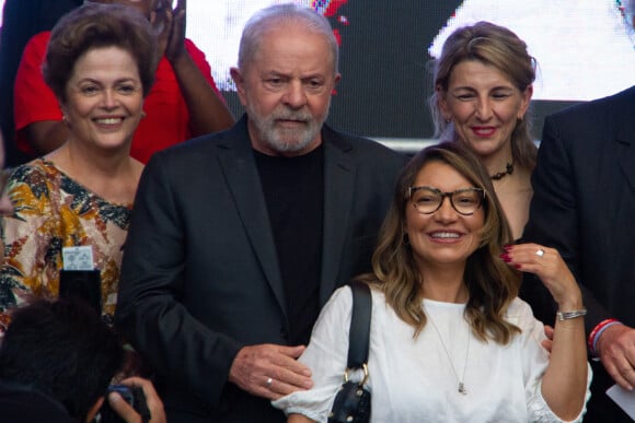 L'ancien président Lula, accompagné de sa bien-aimée Janja (Rosangela da Silva) et de Dilma Roussef, participe à la Rencontre internationale "Démocratie et égalité" pour un nouveau modèle solidaire de développement", organisée par l'Université d'État de Rio de Janeiro