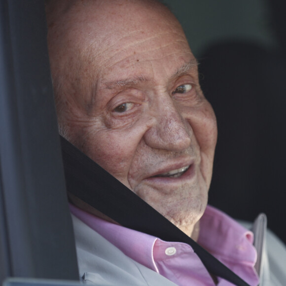 L'ancien roi Juan Carlos I opéré à coeur ouvert pour un triple pontage à 81 ans sort de l'hôpital à Madrid