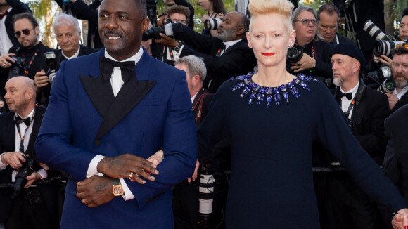 Cannes 2022 : Tilda Swinton divine, Idris Elba amoureux, Alessandra Ambrosio très décolletée et scintillante