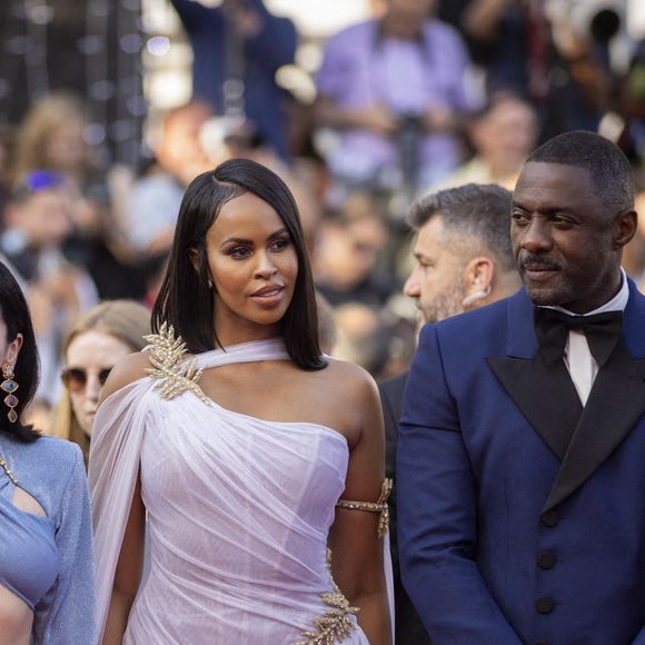 Ece Yüksel, Sabrina Elba, Idris Elba - Montée des marches du film " Three Thousand Years of Longing (3000 ans à t'attendre) " lors du 75ème Festival International du Film de Cannes. Le 20 mai 2022 © Cyril Moreau / Bestimage 