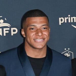 Kylian Mbappé (élu meilleur joueur de la saison) (psg) - Cérémonie des Trophées UNFP 2022 au Pavillon Gabriel à Paris le 15 mai 2022. © FEP/Panoramic/Bestimage 