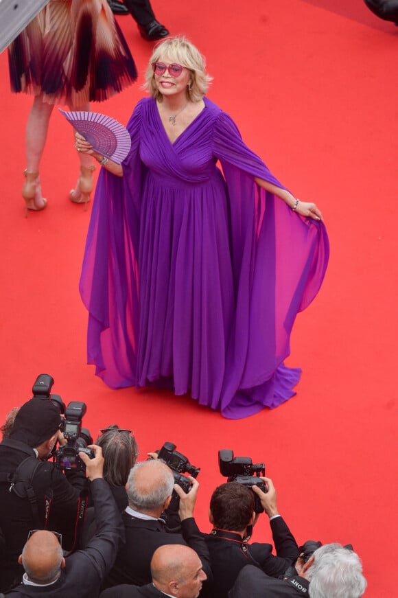 Amanda Lear - Montée des marches du film "Les Amandiers" lors du 75e Festival de Cannes. Le 22 mai 2022. © Giancarlo Gorassini / Bestimage