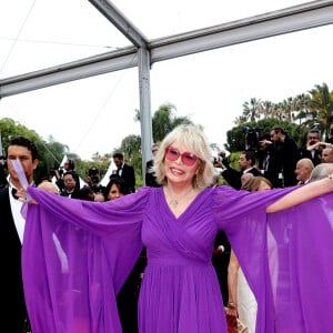 Amanda Lear - Montée des marches du film "Les Amandiers" lors du 75e Festival de Cannes. Le 22 mai 2022. © Dominique Jacovides / Bestimage