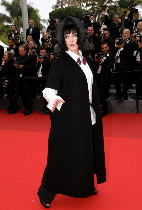 Isabelle Adjani - Montée des marches du film "Les Amandiers" lors du 75e Festival de Cannes. Le 22 mai 2022. © Dominique Jacovides / Bestimage