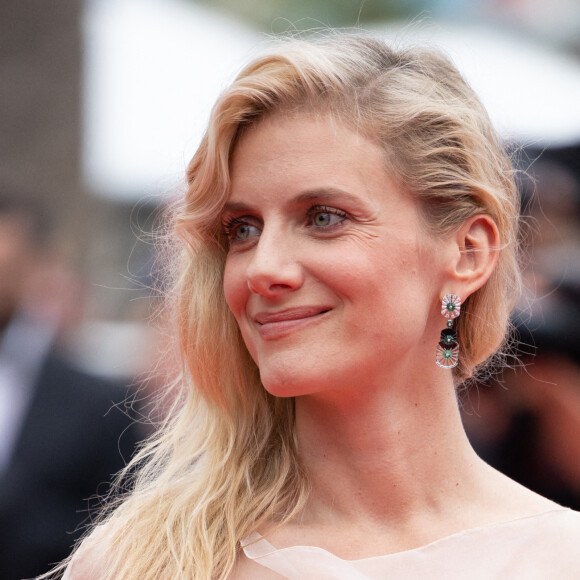 Mélanie Laurent - Montée des marches du film "Les Amandiers" lors du 75e Festival de Cannes. Le 22 mai 2022. © Olivier Borde / Bestimage