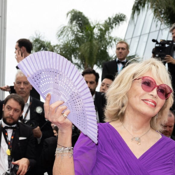 Amanda Lear - Montée des marches du film "Les Amandiers" lors du 75e Festival de Cannes. Le 22 mai 2022. © Olivier Borde / Bestimage