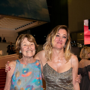 Marisa Boroni et sa fille Valeria Bruni Tedeschi - Descente des marches du film "Les Amandiers (Forever Young)" lors du 75ème Festival International du Film de Cannes. Le 22 mai 2022 © Cyril Moreau / Bestimage 