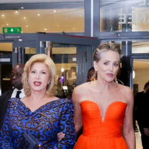 Dominique Ouattara, Sharon Stone, Manuel Collas de la Roche - Photocall de la remise du prix international "Better World Fund" à D.Ouattara et S.Stone lors du 75ème Festival International du Film de Cannes. Le 22 mai 2022 © Jack Tribeca / Bestimage