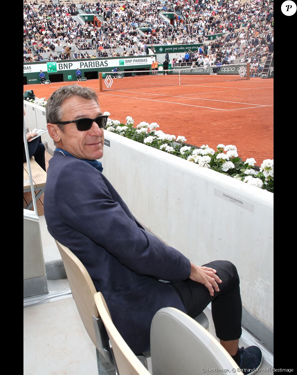 Mats Wilander (ancien champion de Tennis devenu journaliste) dans les tribunes (Jour 2) lors des Internationaux de France de Tennis de Roland Garros 2022, à Paris, France, le 23 mai 2022. © Bertrand Rindoff/Bestimage