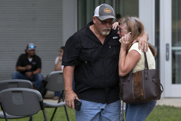 Proches des victimes de la fusillade à Uvalde (Texas) le 24 mai 2022. Photo de Mikala Compton-USA Today Network/SPUS/ABACAPRESS.COM