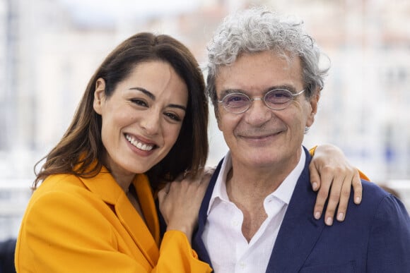 Sofia Essaïdi et le réalisateur Mario Martone - Photocall du film "Nostalgia" lors du 75e Festival International du Film de Cannes, le 25 mai 2022. © Cyril Moreau / Bestimage
