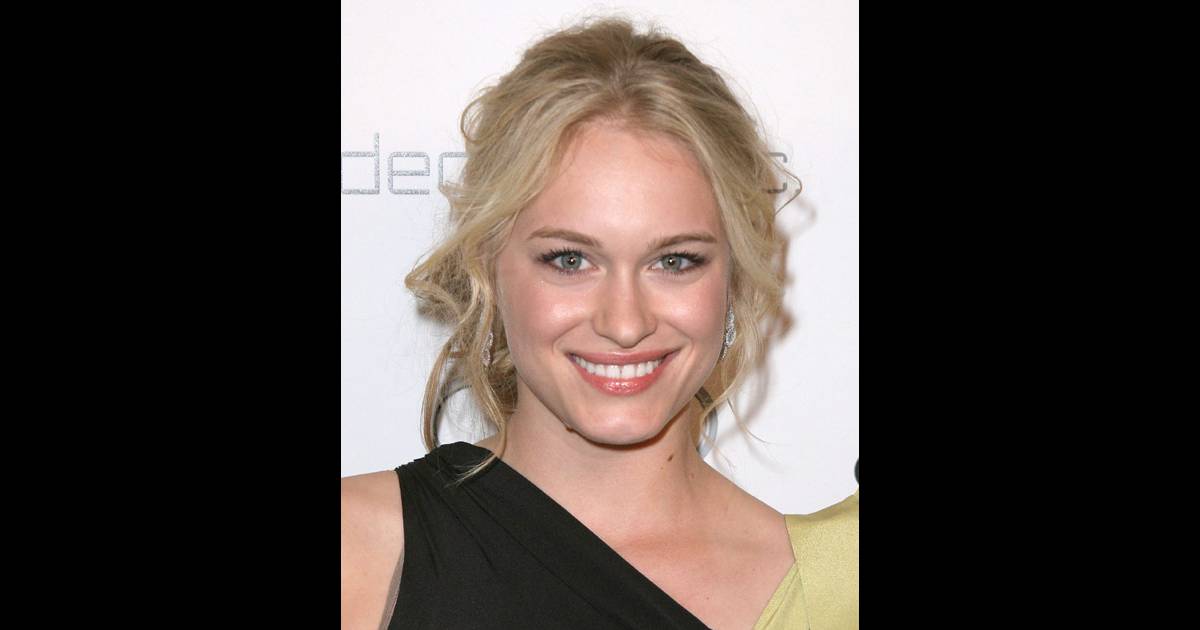 Leven Rambin de Grey's Anatomy s'est fiancée ! - Purepeople