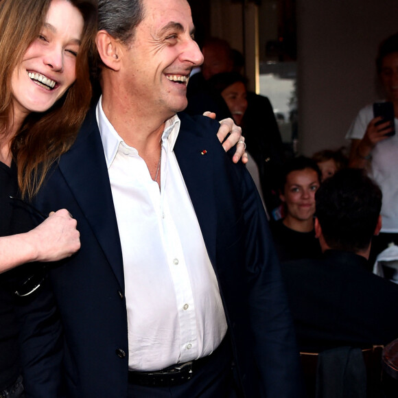 Nicolas Sarkozy et sa femme Carla Bruni-Sarkozy sont allés diner au restaurant "La Petite Maison" après avoir participé aux Journées d'études du Parti Populaire Européen à l'hôtel Méridien à Nice, le 1er juin 2016. © Bruno Bebert/Bestimage 