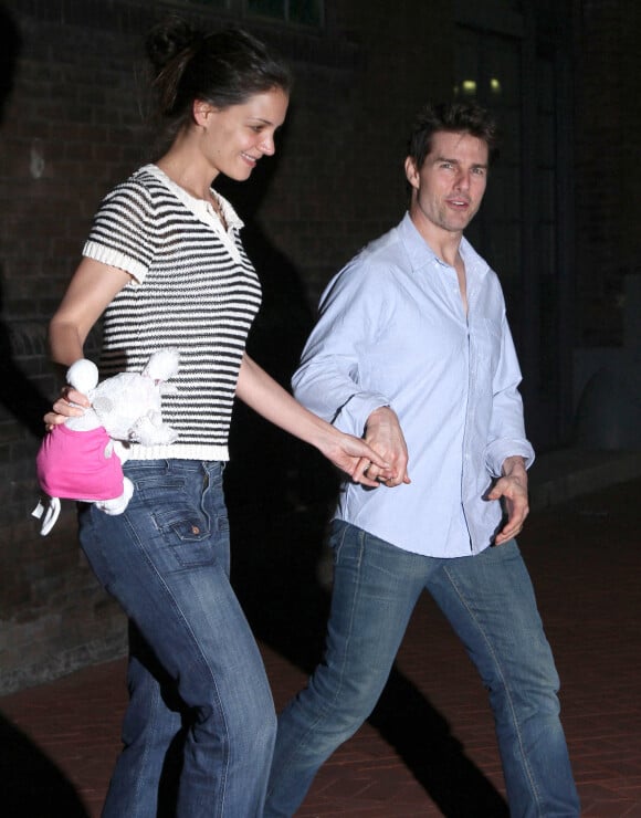 Exclusif - Toute la famille de Tom Cruise au grand complet à Bâton-Rouge en Louisiane où Tom doit tourner son nouveau film "Oblivion" le 1er avril 2012