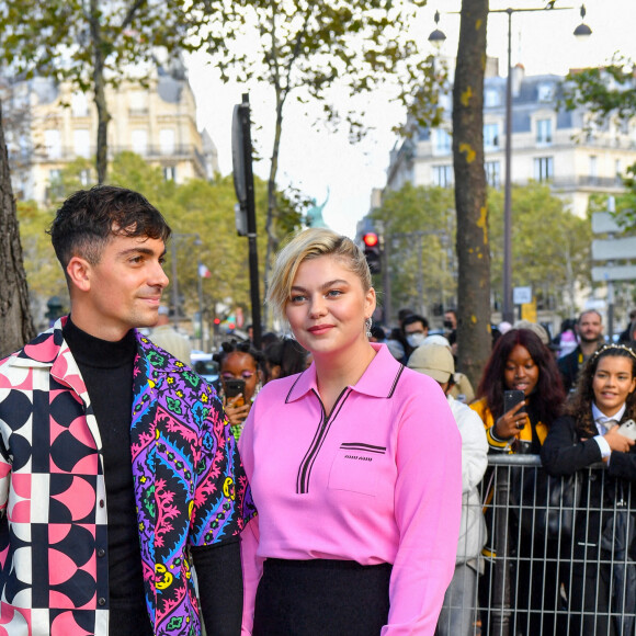 Louane Emera et son compagnon Florian Rossi arrivent au défilé de mode Miu Miu lors de la Fashion Week printemps/été 2022 à Paris, France, le 5 octobre 2021. © Veeren Ramsamy-Christophe Clovis/Bestimage 